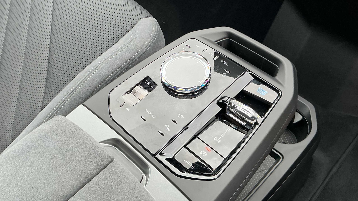 Used BMW iX 2025 for sale - 76339527: Photo 10