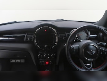 Used MINI Hatch 2018 for sale - 76308299: Photo