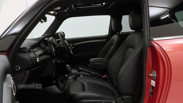 Used MINI Hatch 2021 for sale - 76327424: Photo 8
