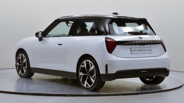 Used MINI Hatch 2025 for sale - 76998232: Photo 2