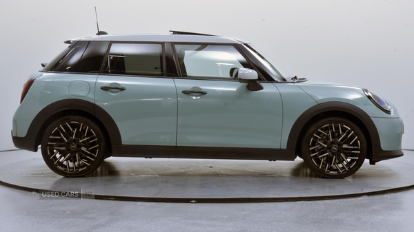 Used MINI Hatch 2025 for sale - 76772360: Photo 3