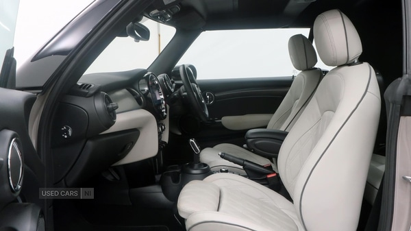 Used MINI Convertible 2023 for sale - 77244234: Photo 17