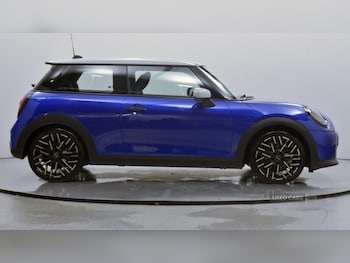 Used MINI Hatch 2024 for sale - 77840363: Photo