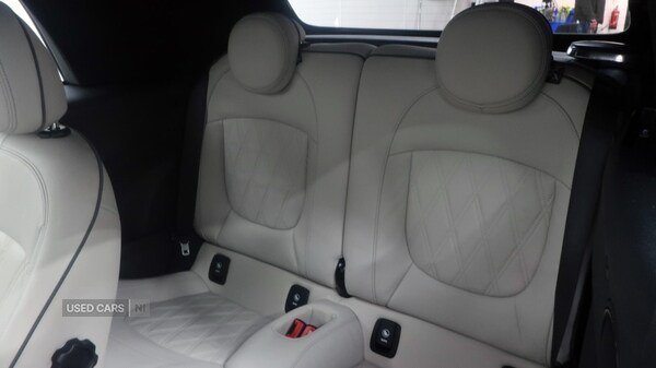 Used MINI Convertible 2023 for sale - 77192328: Photo 13