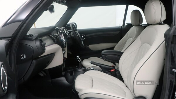 Used MINI Convertible 2023 for sale - 77192328: Photo 8