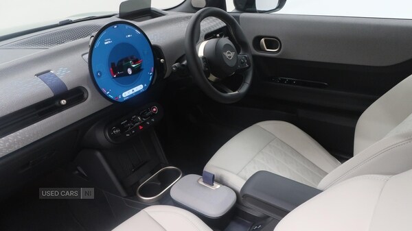 Used MINI Hatch 2025 for sale - 76998165: Photo 8