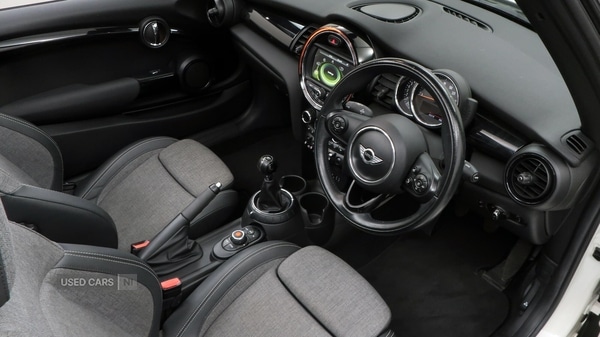 Used MINI Convertible 2016 for sale - 76315514: Photo 7