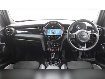 Used MINI Hatch 2024 for sale - 78215204: Photo