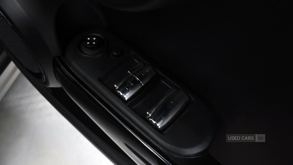 Used MINI Convertible 2019 for sale - 76248304: Photo 27