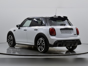 Used MINI Hatch 2023 for sale - 77345900: Photo