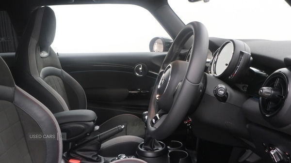 Used MINI Hatch 2022 for sale - 77098799: Photo 10