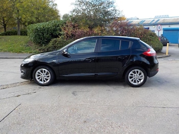 Used Renault Megane 2015 for sale - 76422121: Photo