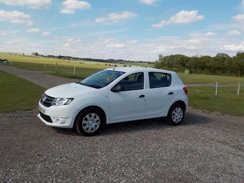 Used Dacia Sandero 2014 for sale - 78992034: Photo