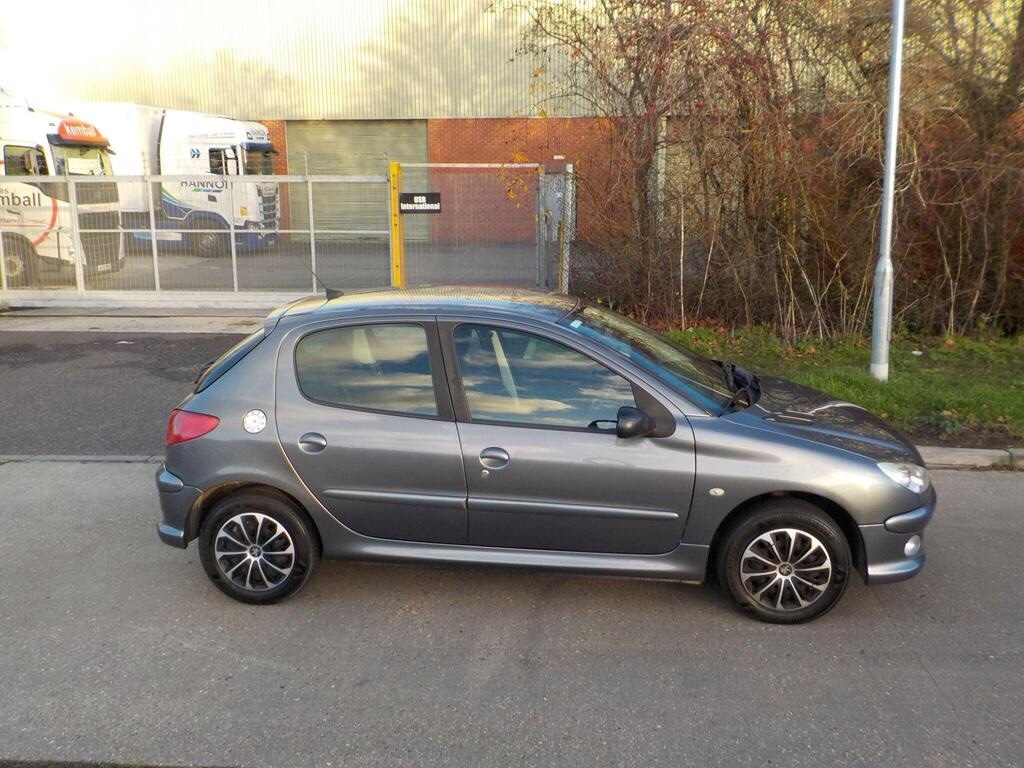 Used Peugeot 206 2009 for sale - 76897208: Photo 9