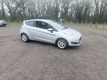 Used Ford Fiesta 2015 for sale - 77548045: Photo