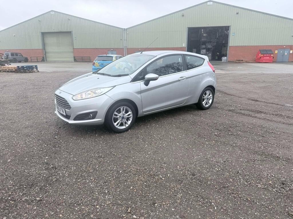 Used Ford Fiesta 2015 for sale - 77548045: Photo 2