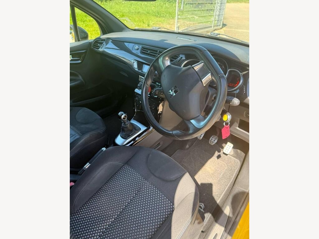 Used Citroen DS3 2011 for sale - 76725990: Photo 4