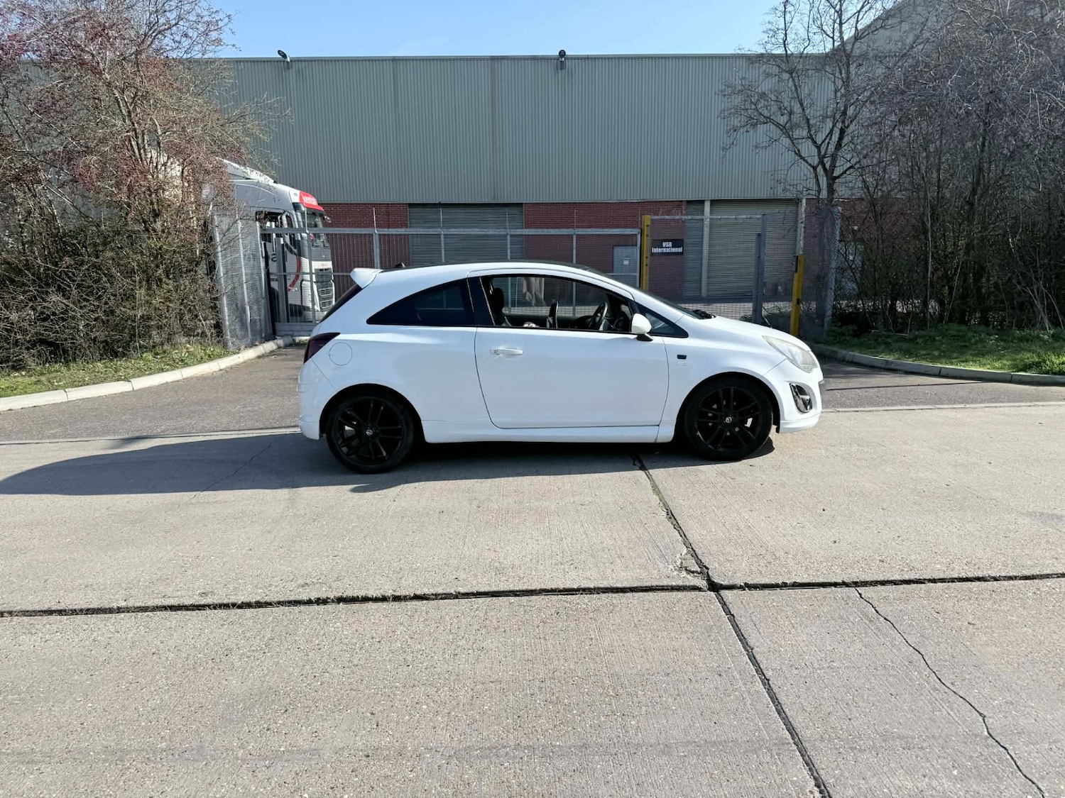 Used Vauxhall Corsa 2012 for sale - 77742587: Photo 3