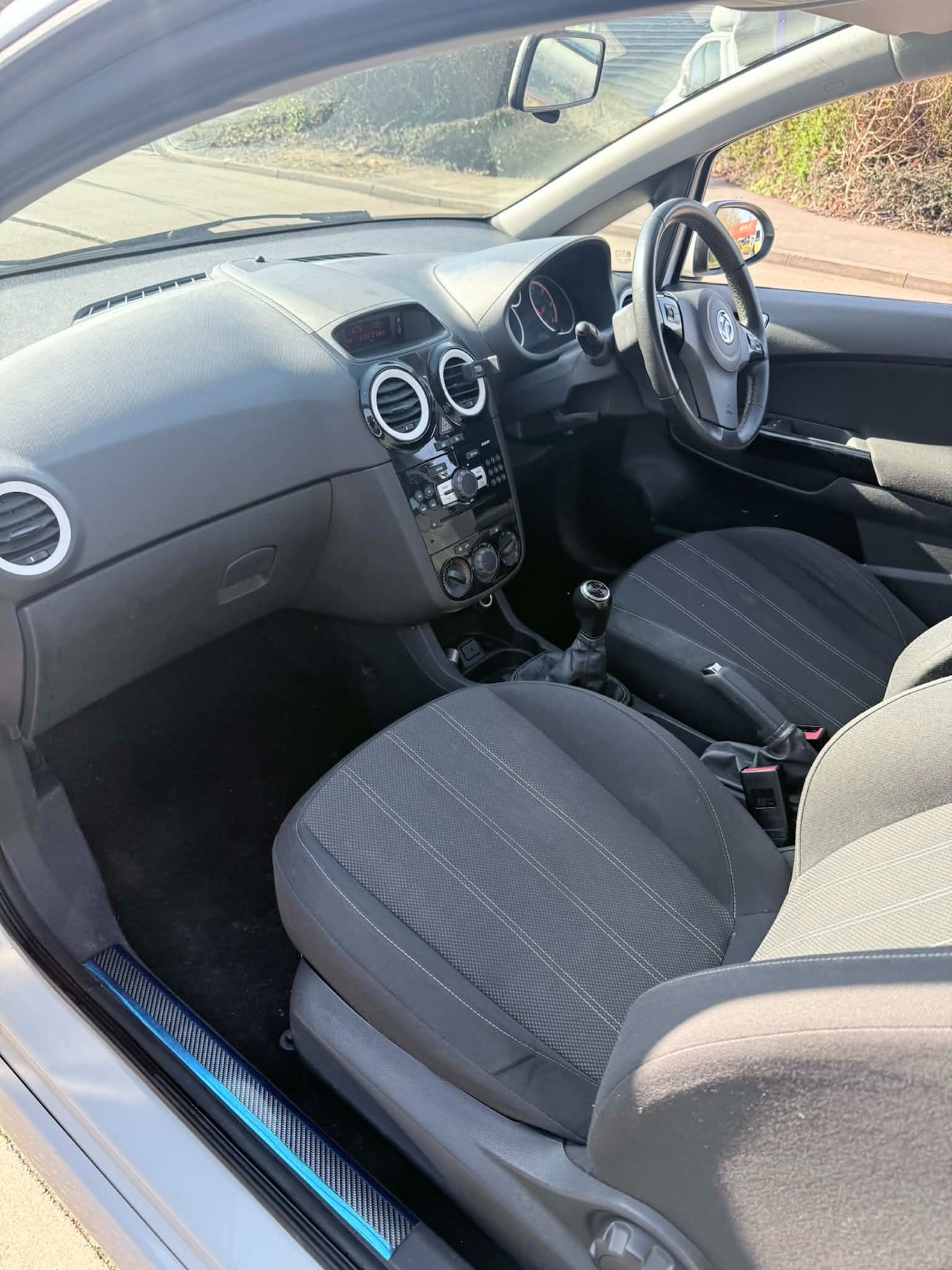 Used Vauxhall Corsa 2012 for sale - 77742587: Photo 6