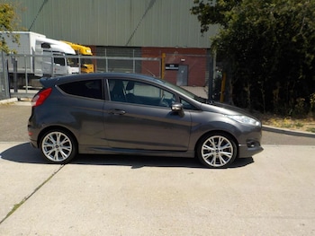 Used Ford Fiesta 2016 for sale - 79290604: Photo