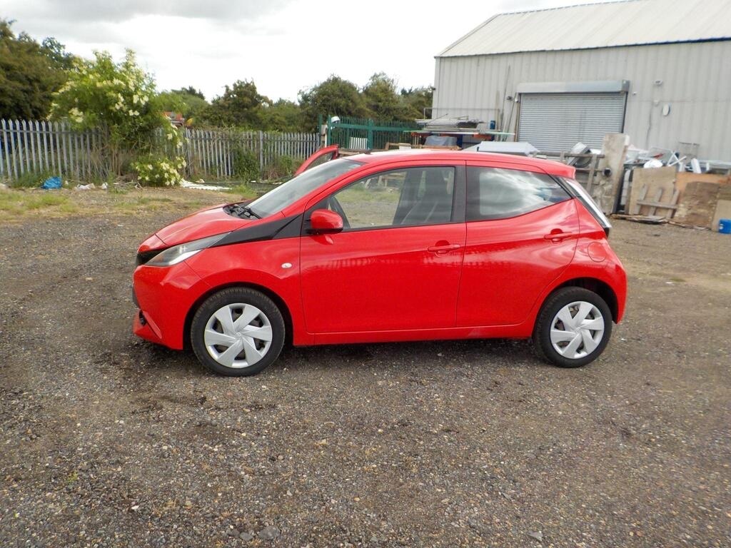 Used Toyota AYGO 2015 for sale - 77113929: Photo 2