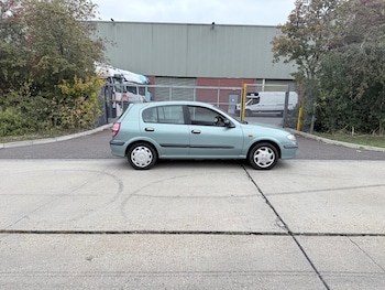 Nissan - Almera