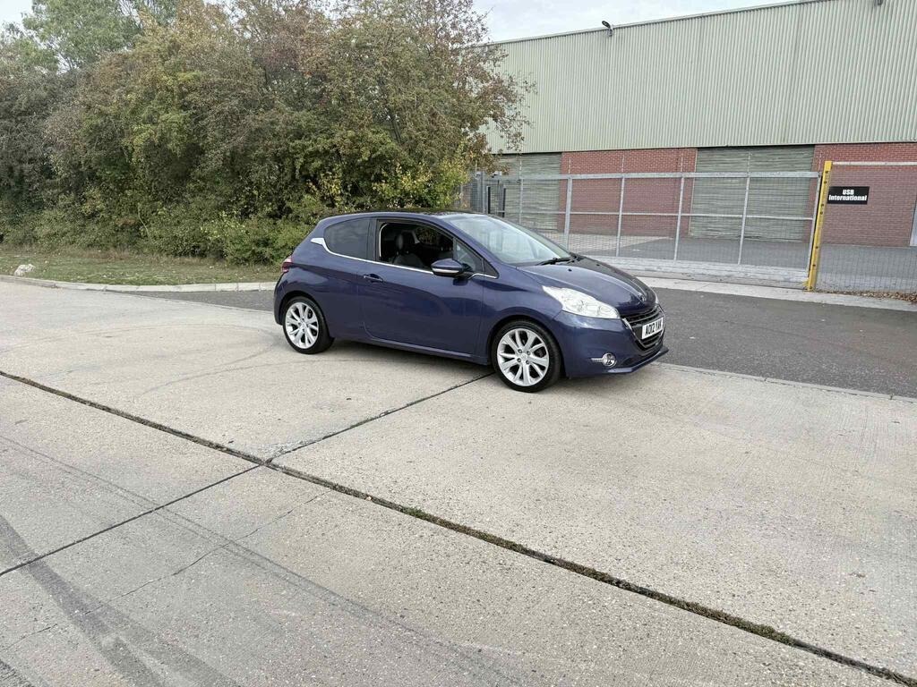 Used Peugeot 208 2012 for sale - 76158361: Photo 1