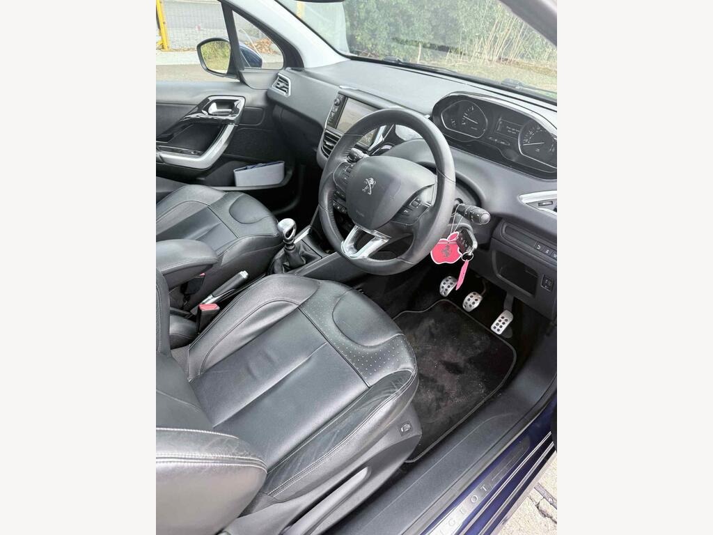 Used Peugeot 208 2012 for sale - 76158361: Photo 10