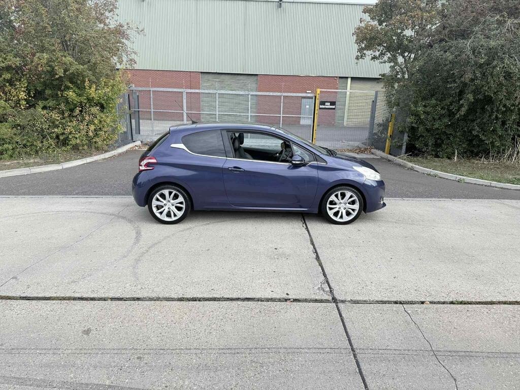 Used Peugeot 208 2012 for sale - 76158361: Photo 15