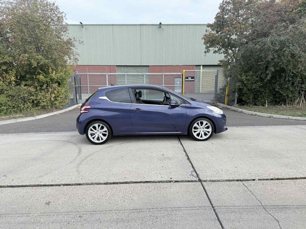 Used Peugeot 208 2012 for sale - 76158361: Photo 2