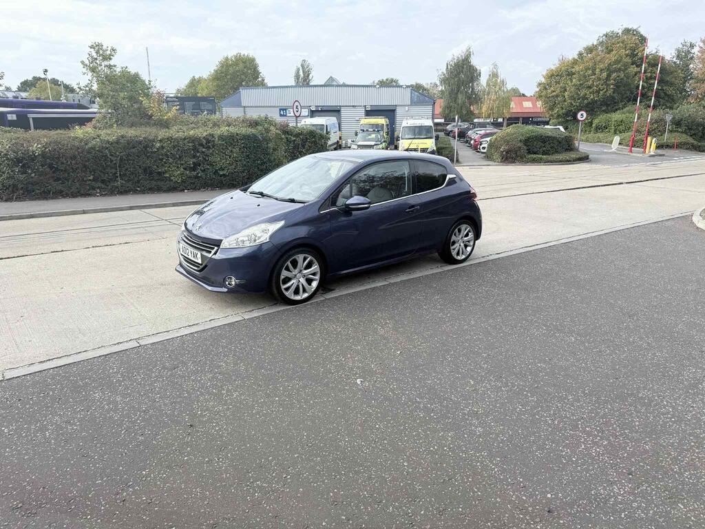 Used Peugeot 208 2012 for sale - 76158361: Photo 8