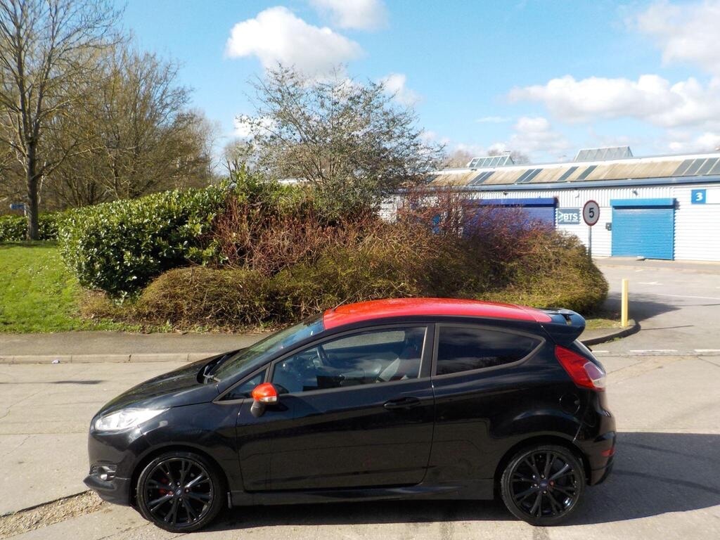 Used Ford Fiesta 2015 for sale - 77921773: Photo 2