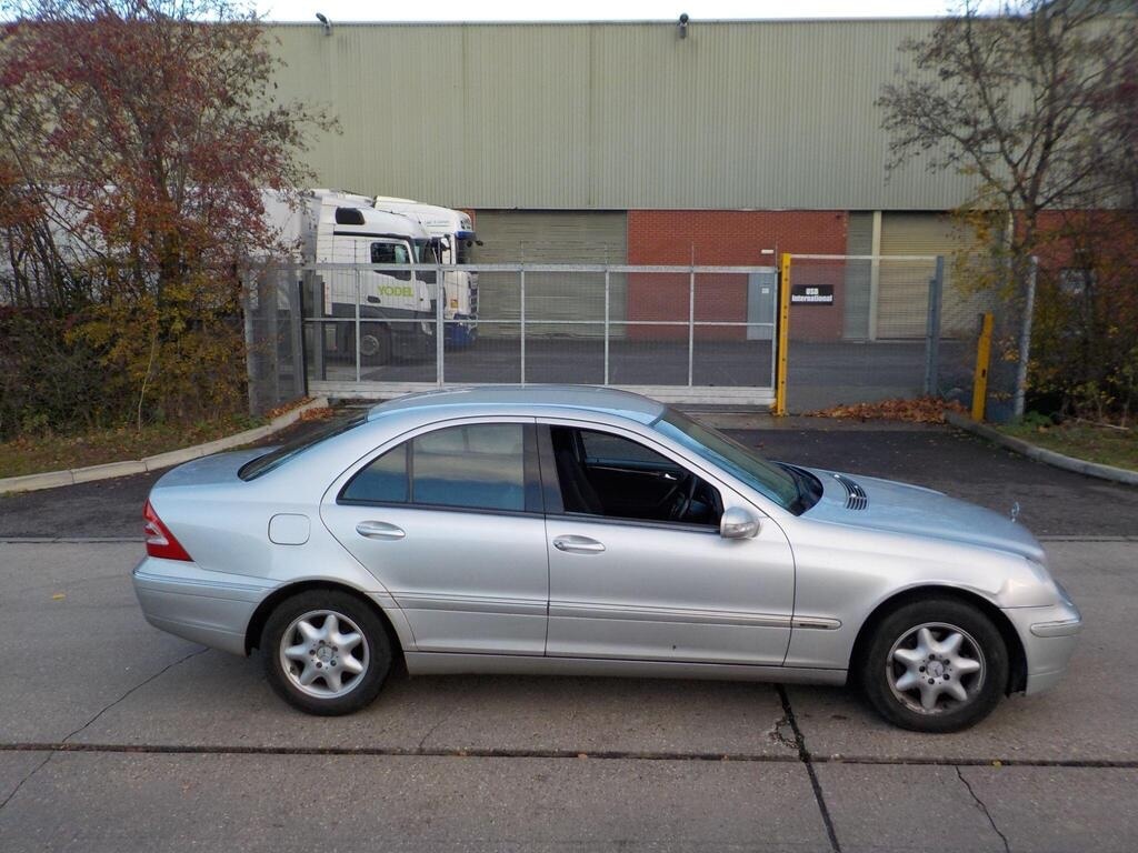 Used Mercedes-Benz C Class 2003 for sale - 76974738: Photo 3