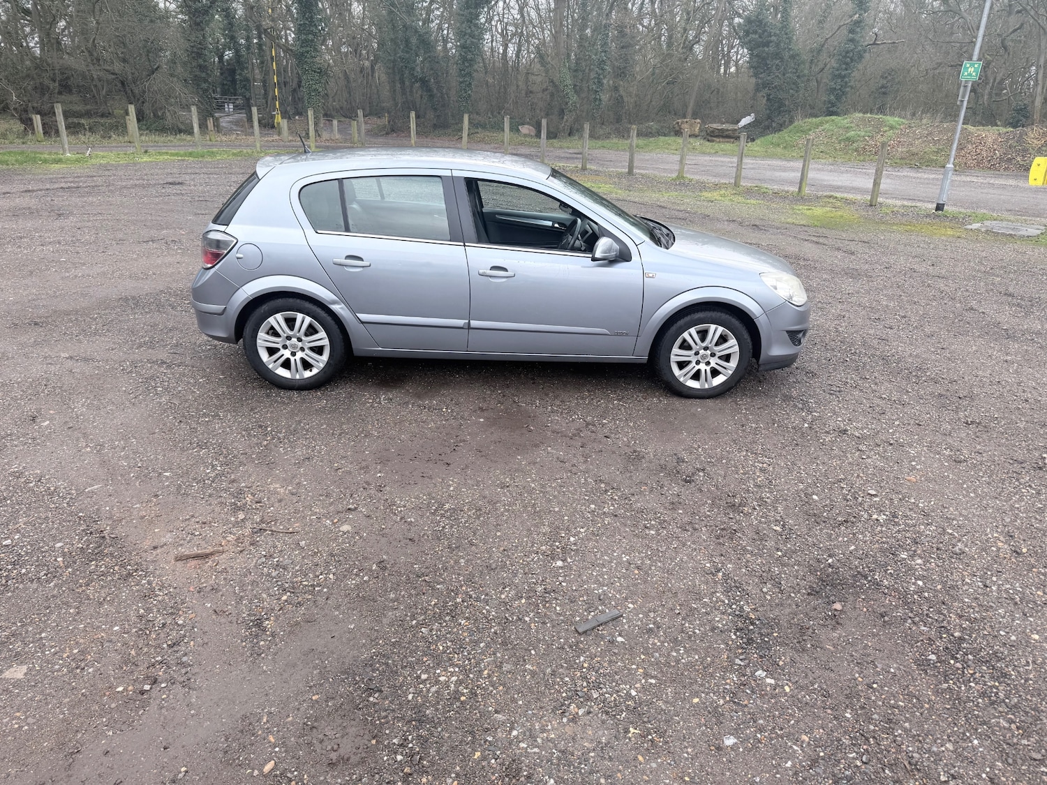 Used Vauxhall Astra 2009 for sale - 77508254: Photo 2