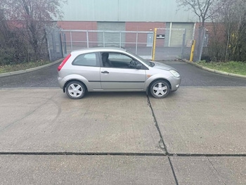 Used Ford Fiesta 2003 for sale - 77744390: Photo