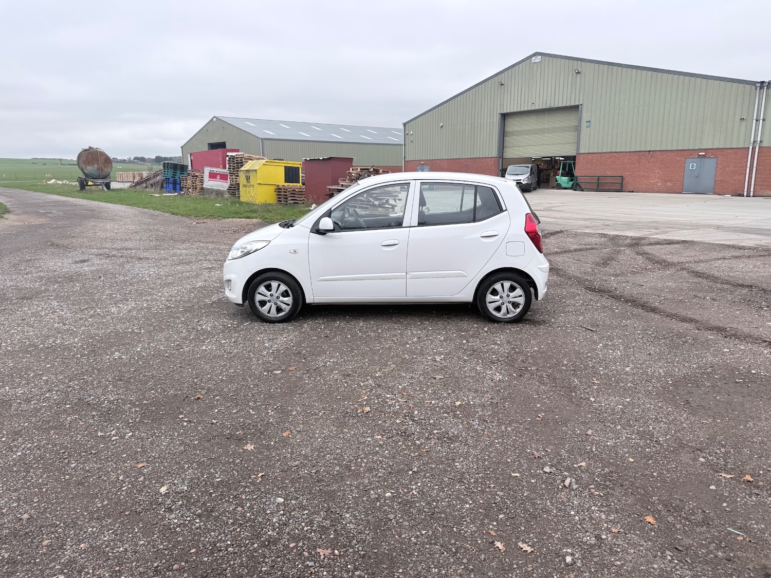 Used Hyundai i10 2013 for sale - 76511178: Photo 1