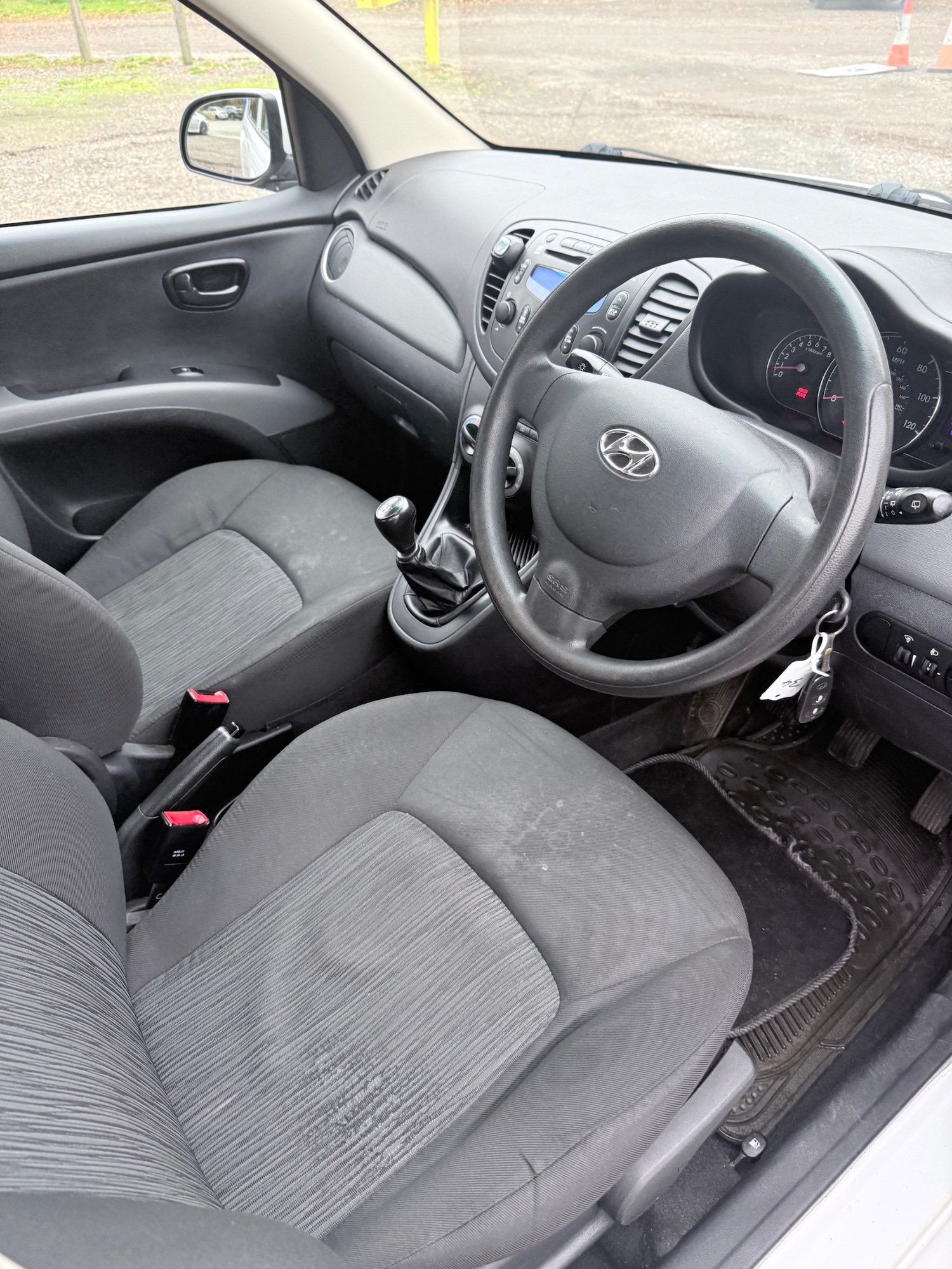 Used Hyundai i10 2013 for sale - 76511178: Photo 11