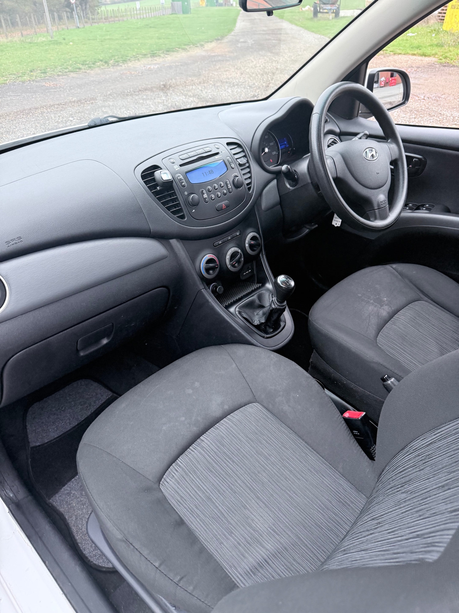 Used Hyundai i10 2013 for sale - 76511178: Photo 2