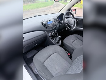 Used Hyundai i10 2013 for sale - 76511178: Photo