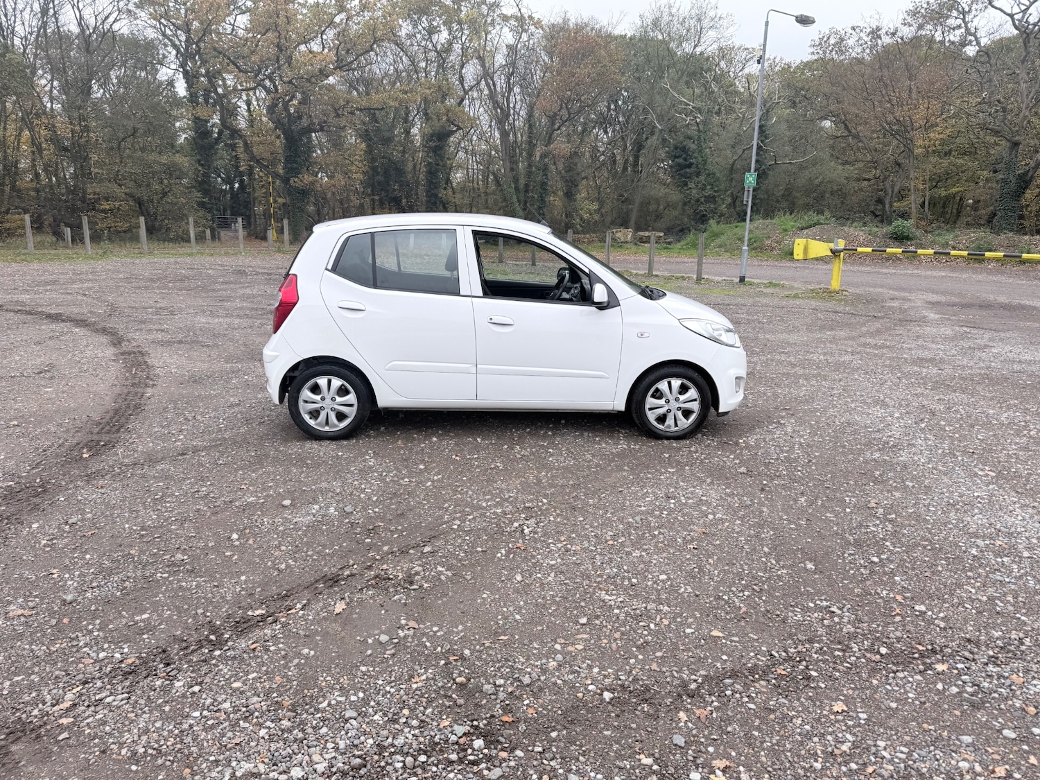Used Hyundai i10 2013 for sale - 76511178: Photo 4