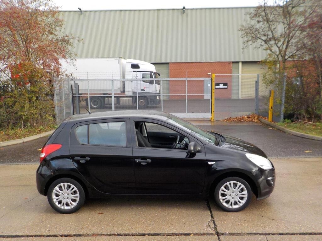 Used Hyundai i20 2010 for sale - 76725956: Photo 3