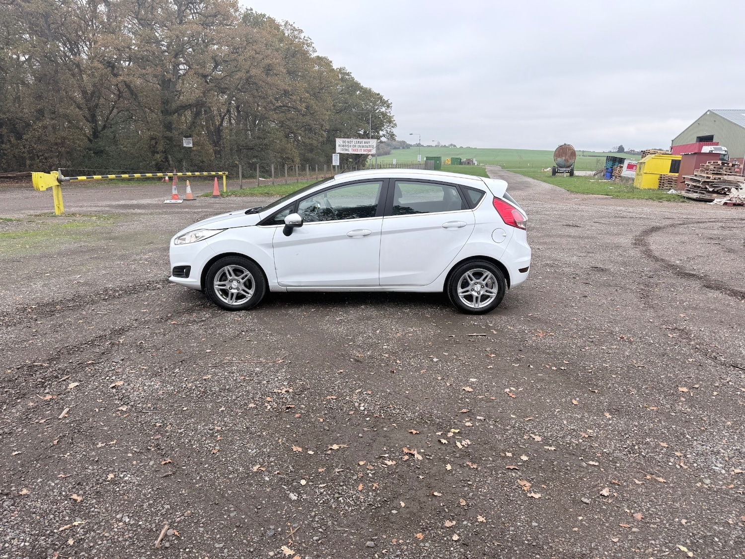 Used Ford Fiesta 2013 for sale - 76511158: Photo 2