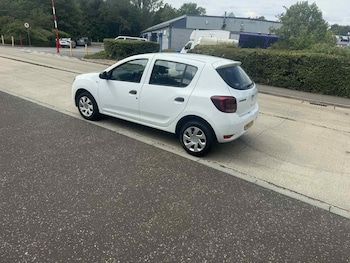 Used Dacia Sandero 2018 for sale - 75690242: Photo