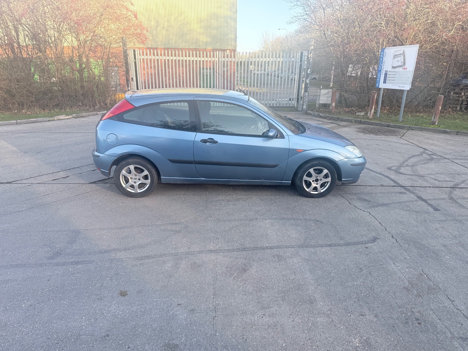 Used Ford Focus 2002 for sale - 76897204: Photo 2