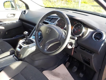 Used Peugeot 5008 2013 for sale - 78992022: Photo