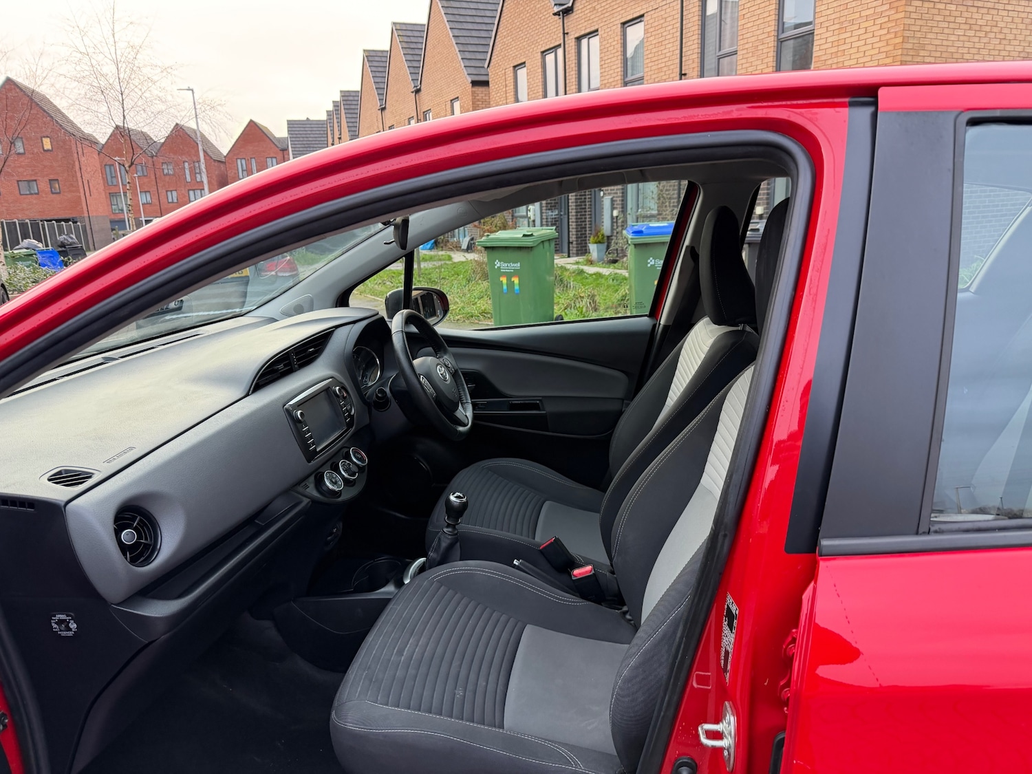 Used Toyota Yaris 2019 for sale - 77312516: Photo 17