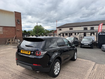 Used Land Rover Discovery Sport 2019 for sale - 78957119: Photo