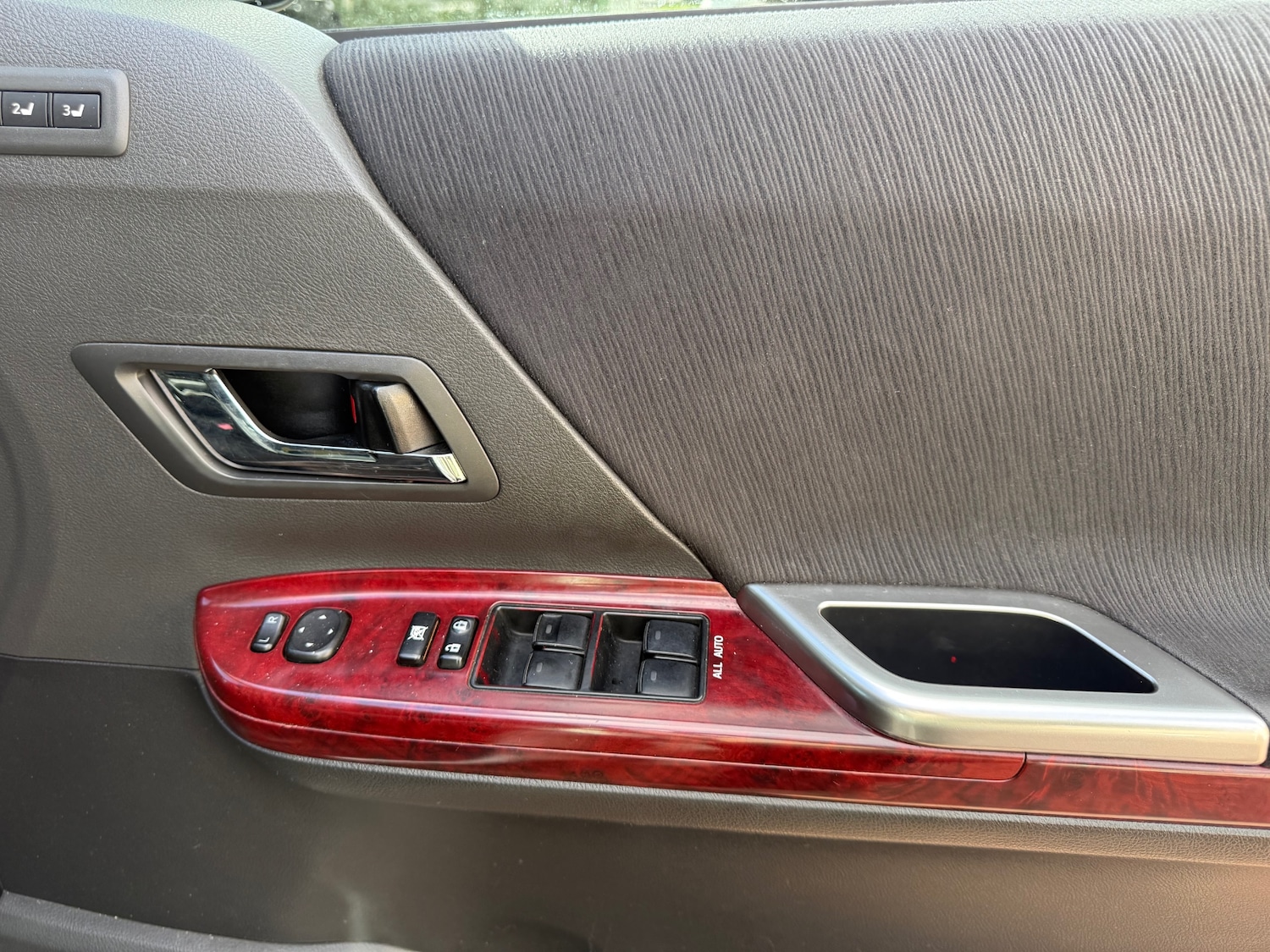 Used Toyota Vellfire 2008 for sale - 76439697: Photo 12