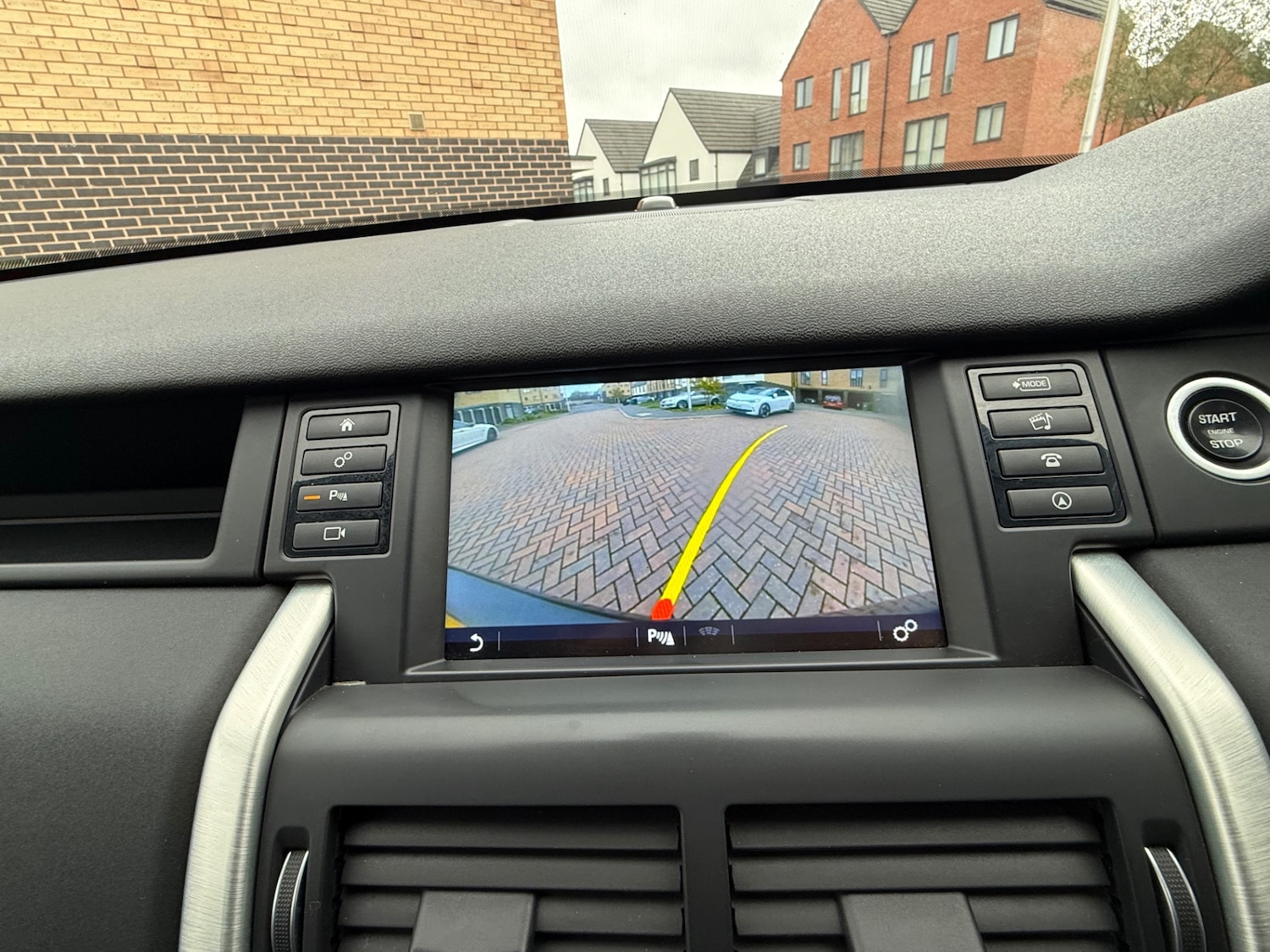 Used Land Rover Discovery Sport 2016 for sale - 76525871: Photo 12