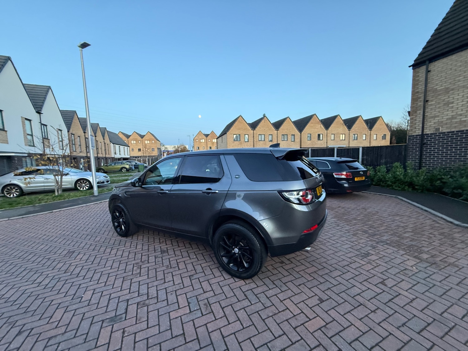 Used Land Rover Discovery Sport 2017 for sale - 76819536: Photo 5